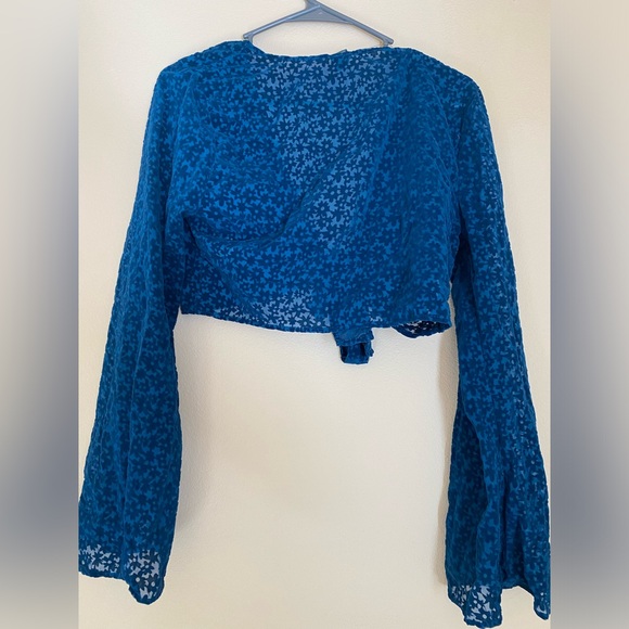 Blue top - Picture 2 of 3